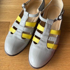 Julia Bo Mary Janes Size 8